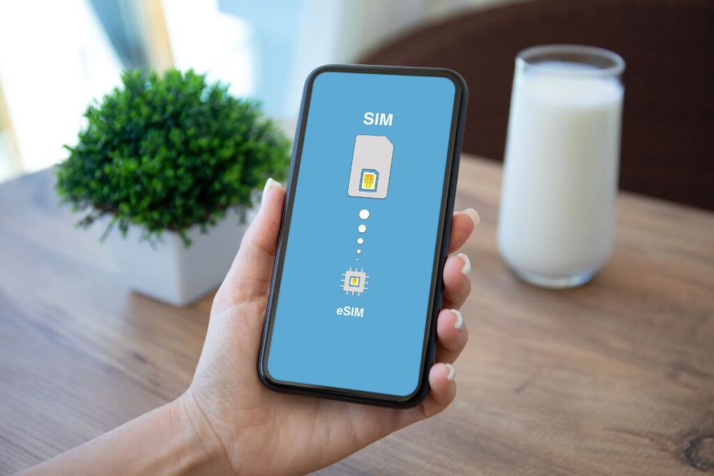 השוואת esim מול סים רגיל מפלסטיק